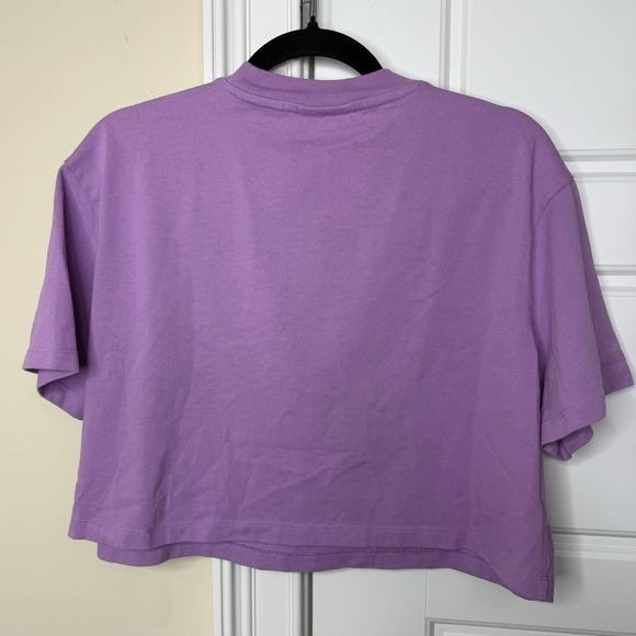 Nike T Shirt Women Medium Purple Cropped Sportswear Jersey Top Crewneck Swoosh - Picture 2 of 7